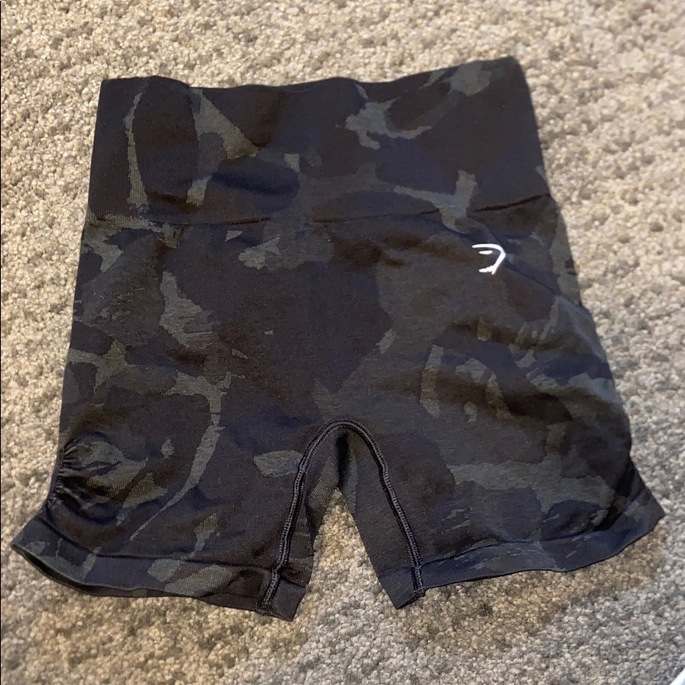 Gymshark ADAPT CAMO SEAMLESS SHORTS size S